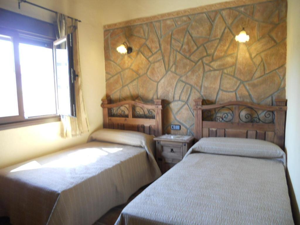 La Cueva Del Lince Guest House Zarza De Granadilla Rom bilde