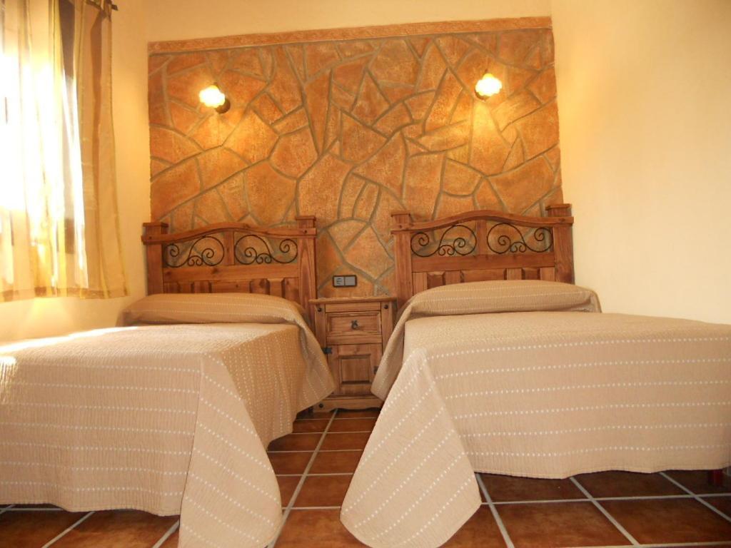 La Cueva Del Lince Guest House Zarza De Granadilla Rom bilde